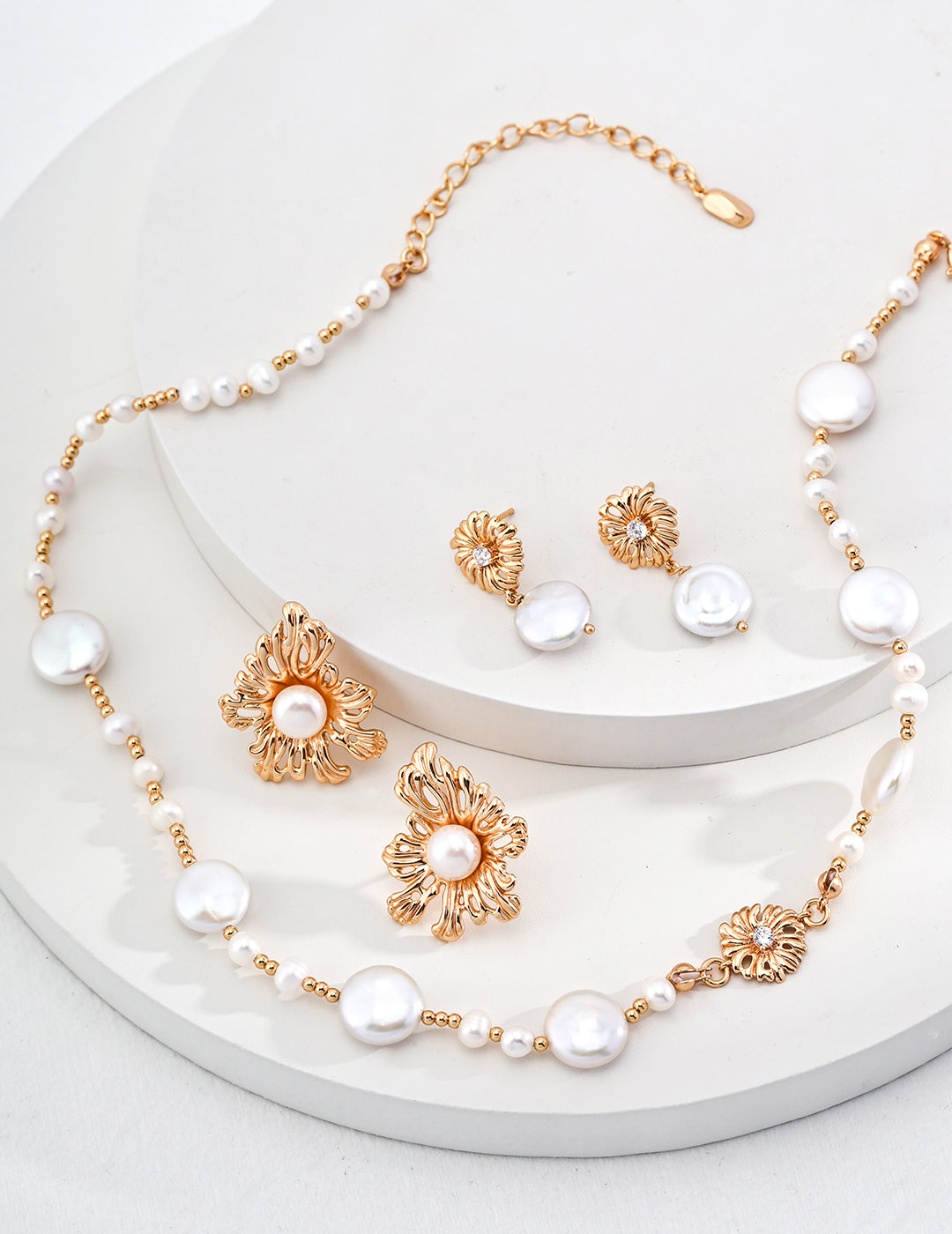 【Keliana】S925上品パール×フラワーモチーフピアス|華やか揺れ感|ギフト対応