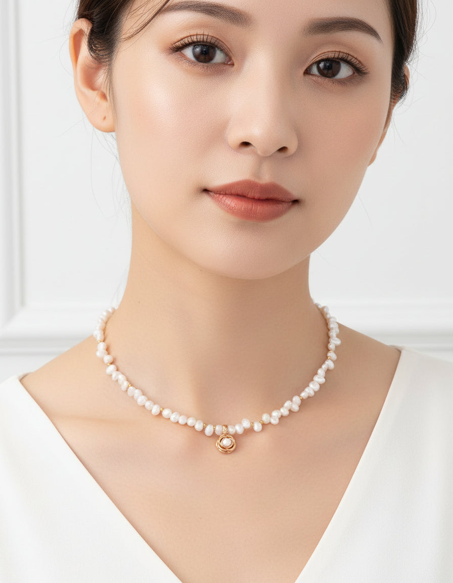 【Keliana】花モチーフ淡水パールネックレス｜上品な輝き×幸運チャーム｜ギフト対応