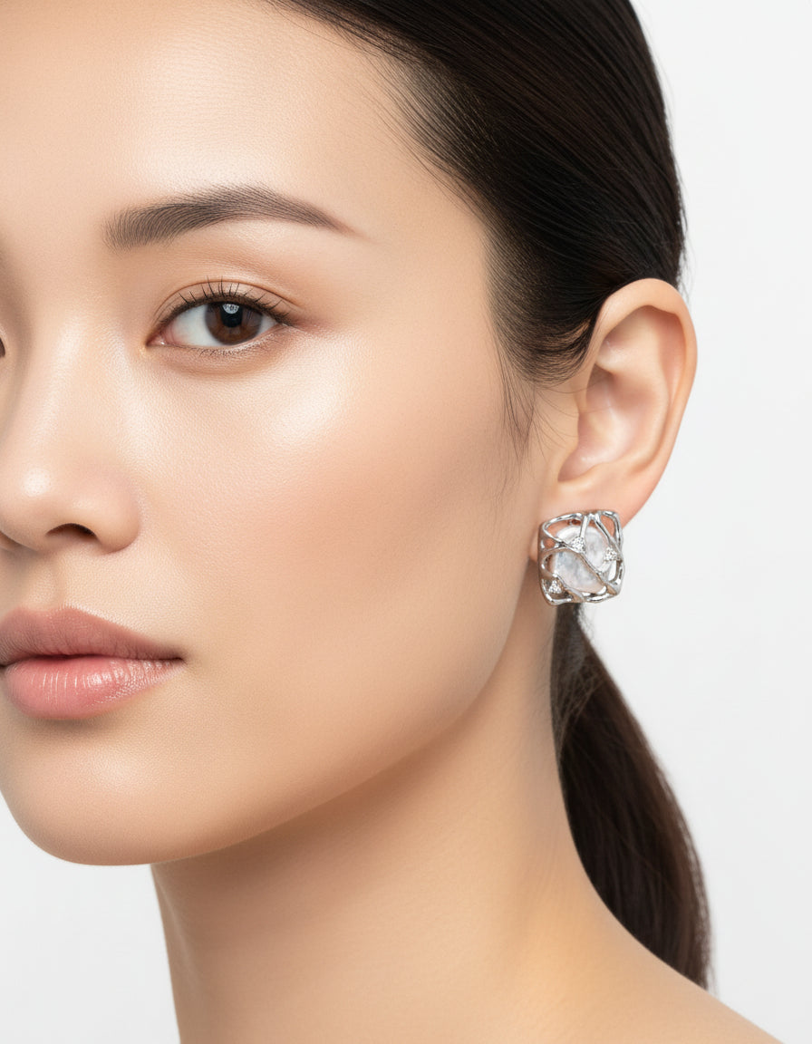 【Keliana】S925艶めく天然パール × アートフレームデザインピアス ｜2色選択可（ゴールド／シルバー）｜ギフト対応