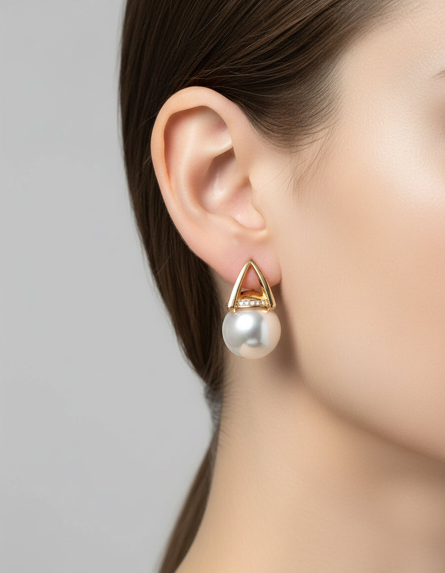 【Keliana】S925大粒パール×トライアングルピアス｜2色選択可｜ギフト対応